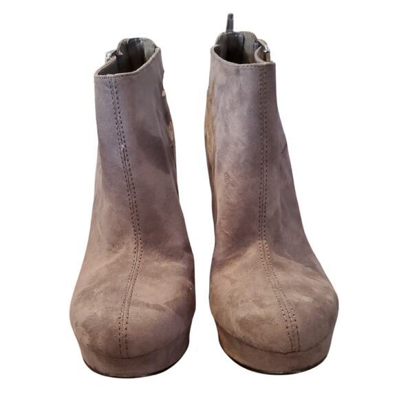 G By Guess Stiletto Boots Sz 8M Beige High Heel Suede Booties - Picture 2 of 9